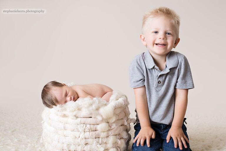 sibling newborn photographer