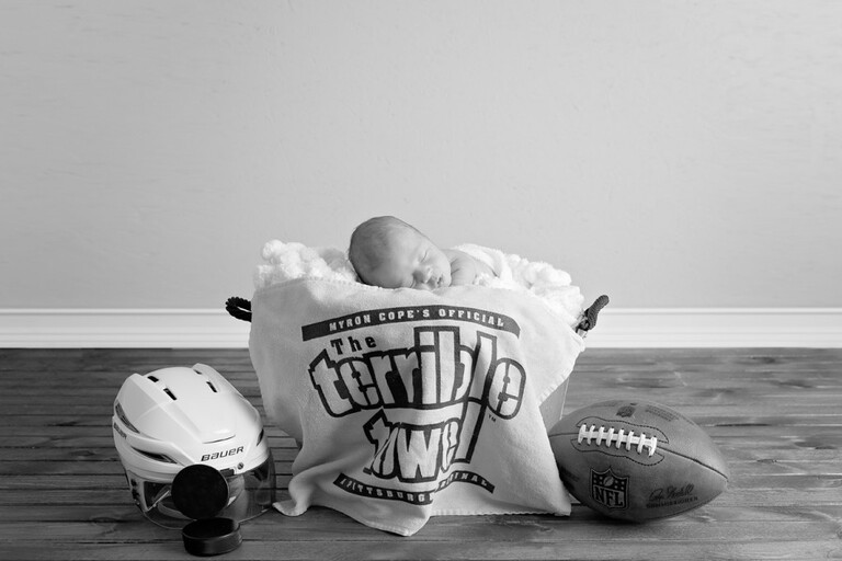pittsburgh newborn photographer