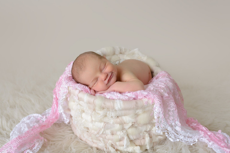 newborn photographer pittsburgh